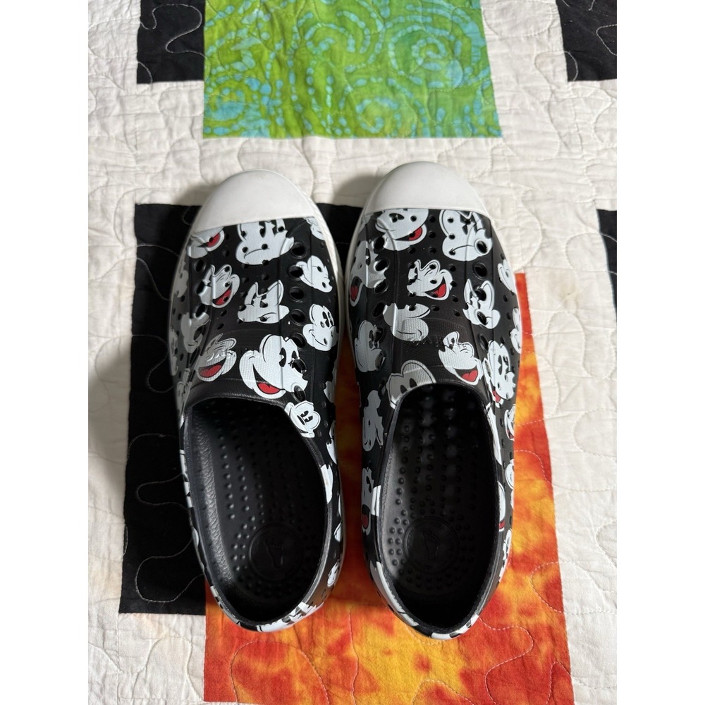 Native Disney Mickey Mouse Slip On Shoes Loafers Men's Size 3 Women's 5
